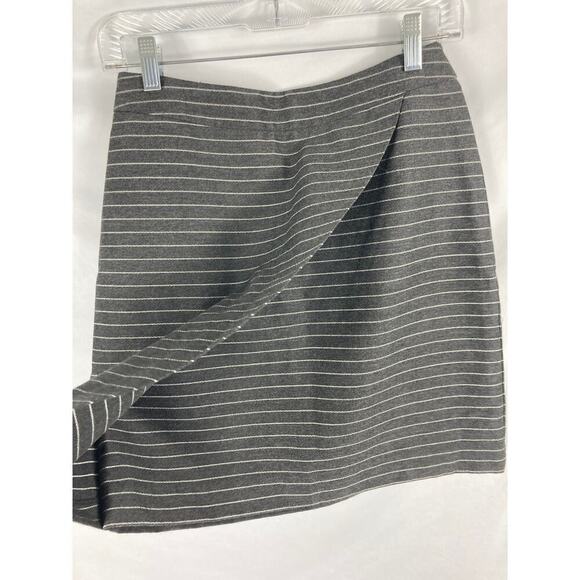 LOFT Faux Wrap Skirt Grey White Stripe Size 2 - Picture 2 of 8